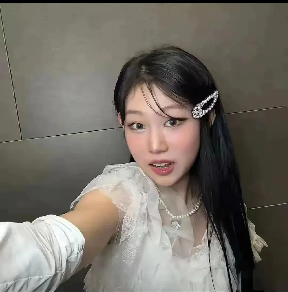 韩国的包装确实高明！小沈阳的女儿沈佳润越来越像韩国偶像张元英，看起来非常漂亮！-IS充值【37】